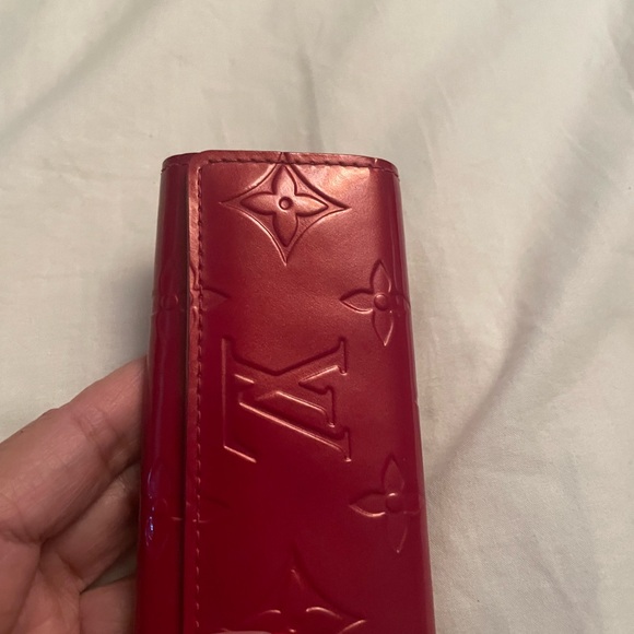 Authentic Louis Vuitton LV key holder - Picture 3 of 3